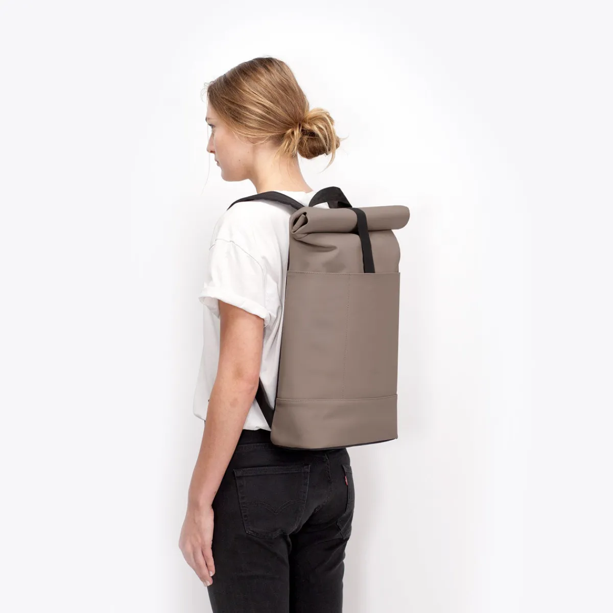 Lotus Infinity Series | Hajo Medium | Ucon Acrobatics Hajo Medium Backpack DarkSand