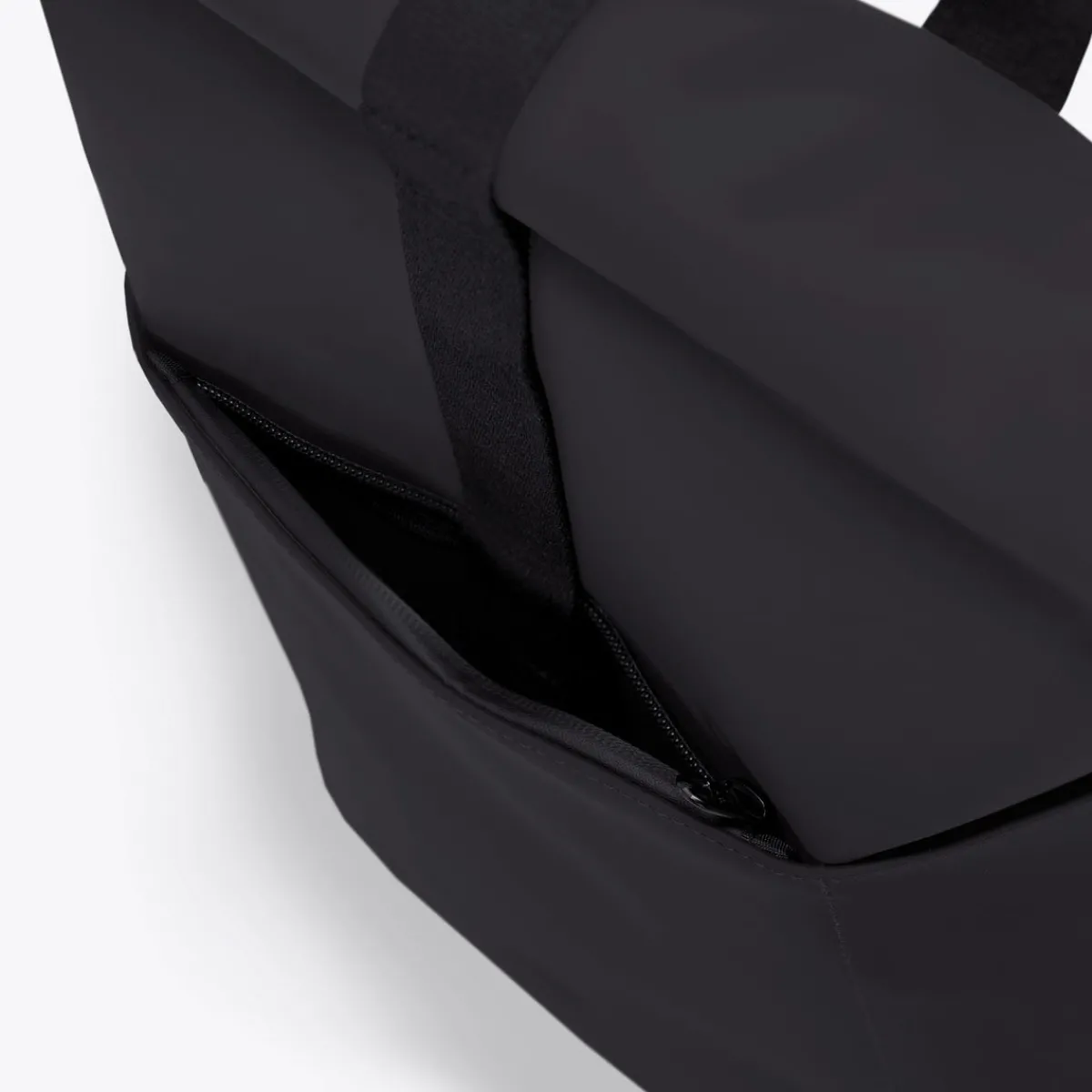 Lotus Infinity Series | Hajo Medium | Ucon Acrobatics Hajo Medium Backpack Black