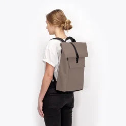 Lotus Infinity Series | Jannik Medium | Ucon Acrobatics Jannik Medium Backpack DarkSand