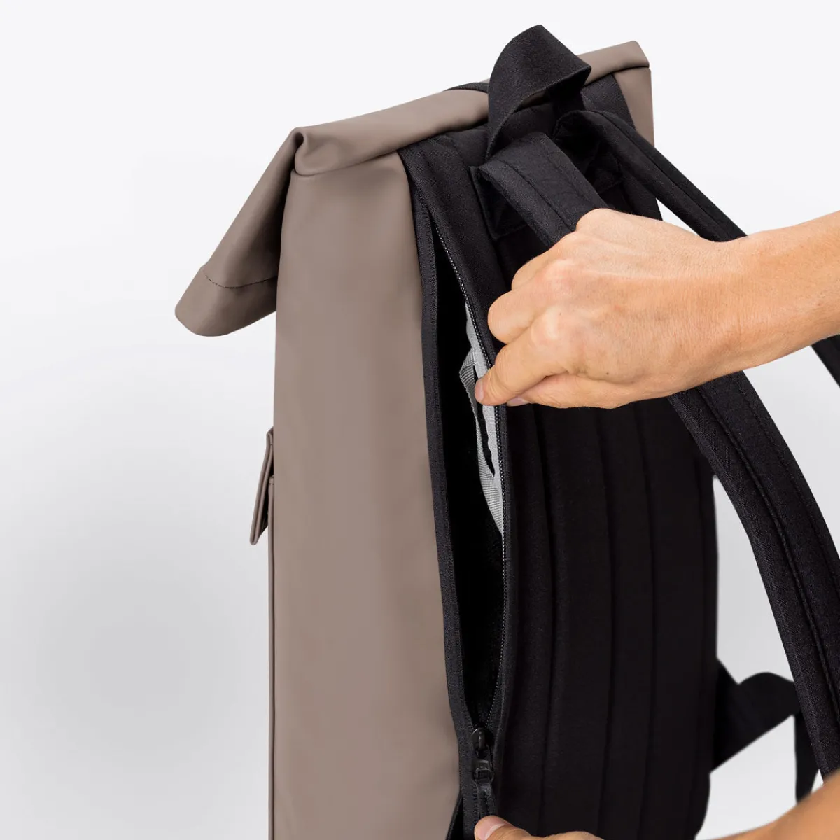 Lotus Infinity Series | Jannik Mini | Ucon Acrobatics Jannik Mini Backpack DarkSand