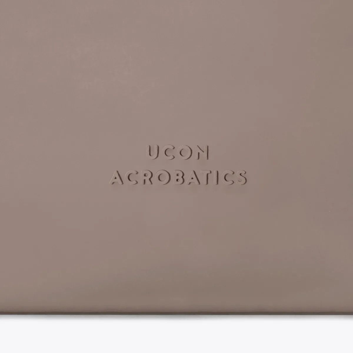 Lotus Infinity Series | Jona Medium | Ucon Acrobatics Jona Medium Bag DarkSand
