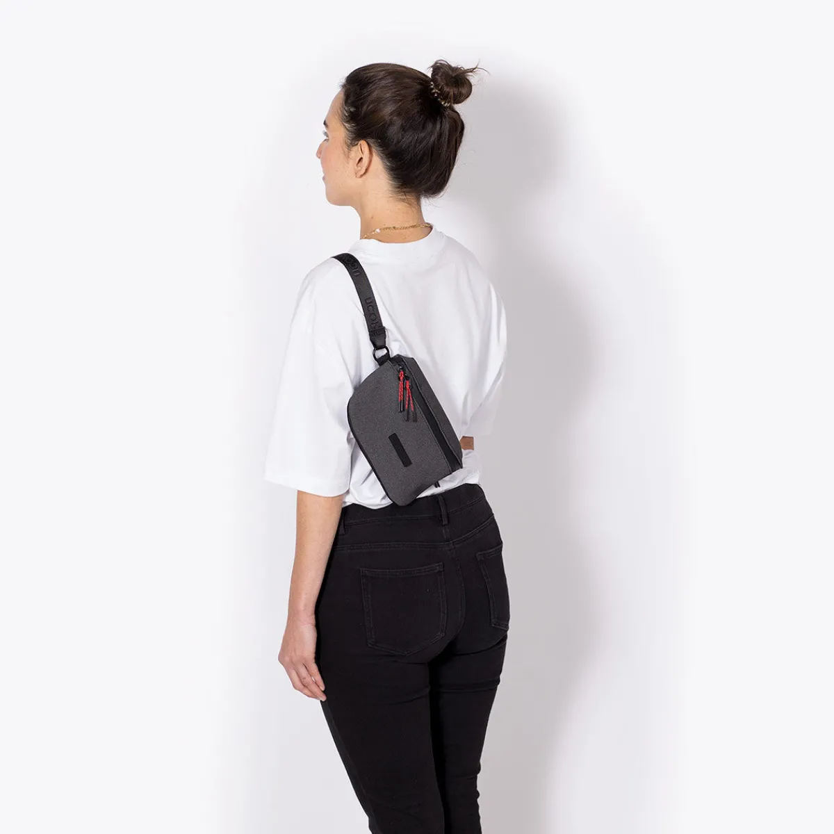 Phantom Series | Jona Medium | Ucon Acrobatics Jona Medium Bag AsphaltReflective
